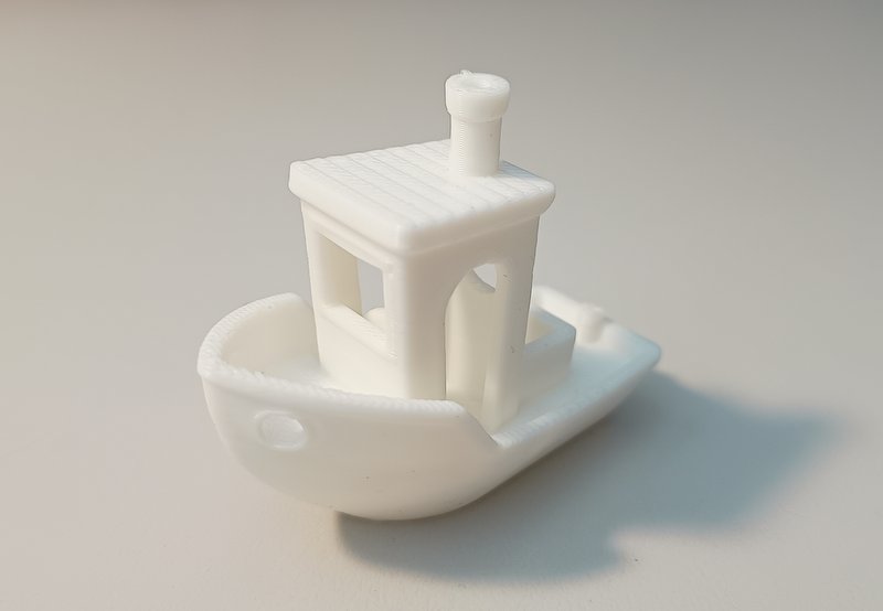 Small 3d print of the Benchy benchmark